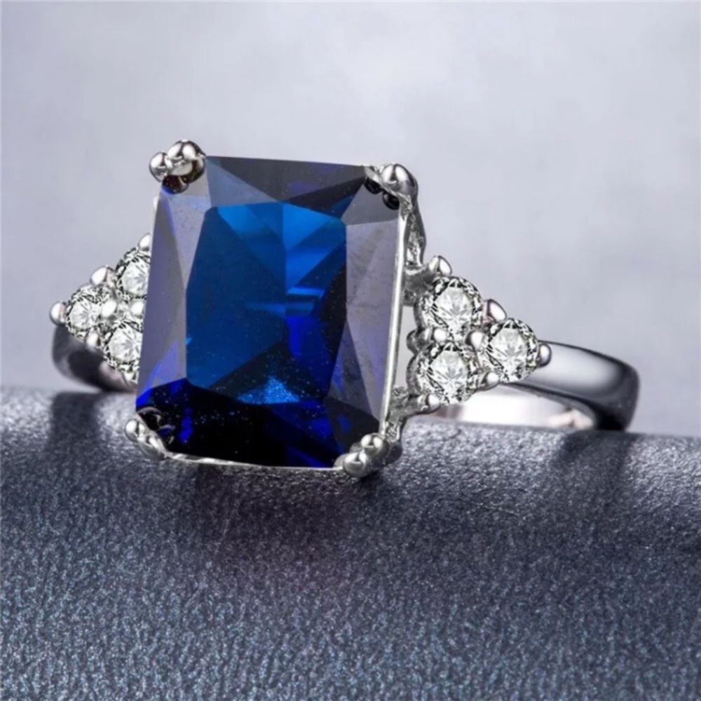 Sterling silver princess cut blue sapphire ring - Picture 2 of 2